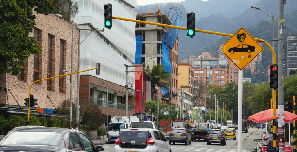 Pico-y-placa-en-Bogota-2026-cambia-la-rotacion-para-este-martes-3-de-febrero- Paga Tu Comparendo Aquí, Descuento 50% en Multas, Curso Comparendo, Curso Para Multa de Tránsito